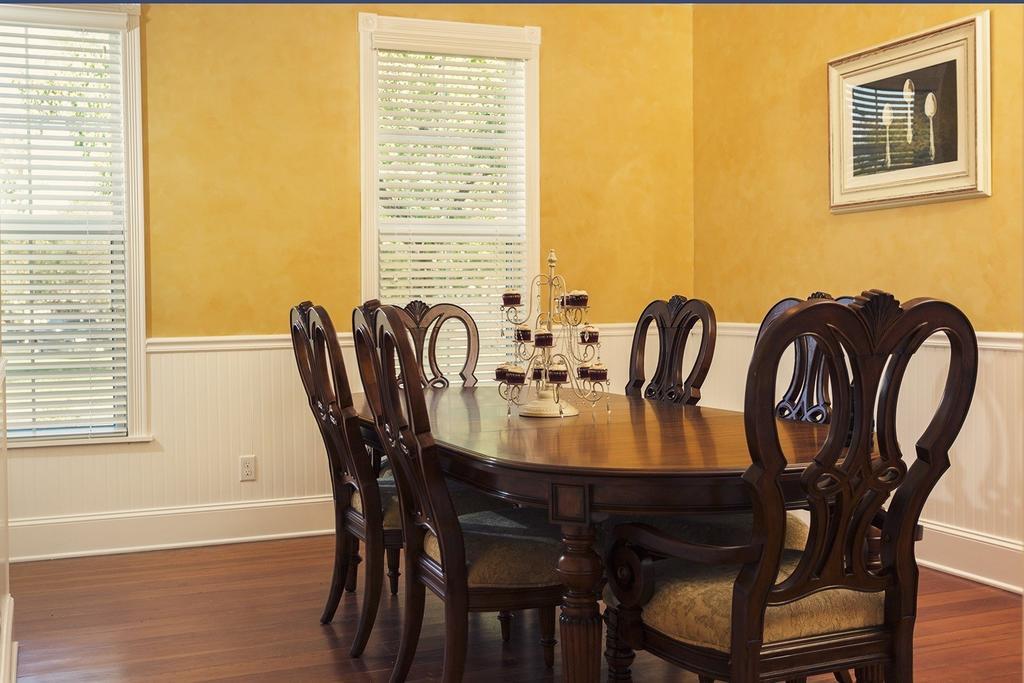 Red Velvet Inn Navasota 外观 照片
